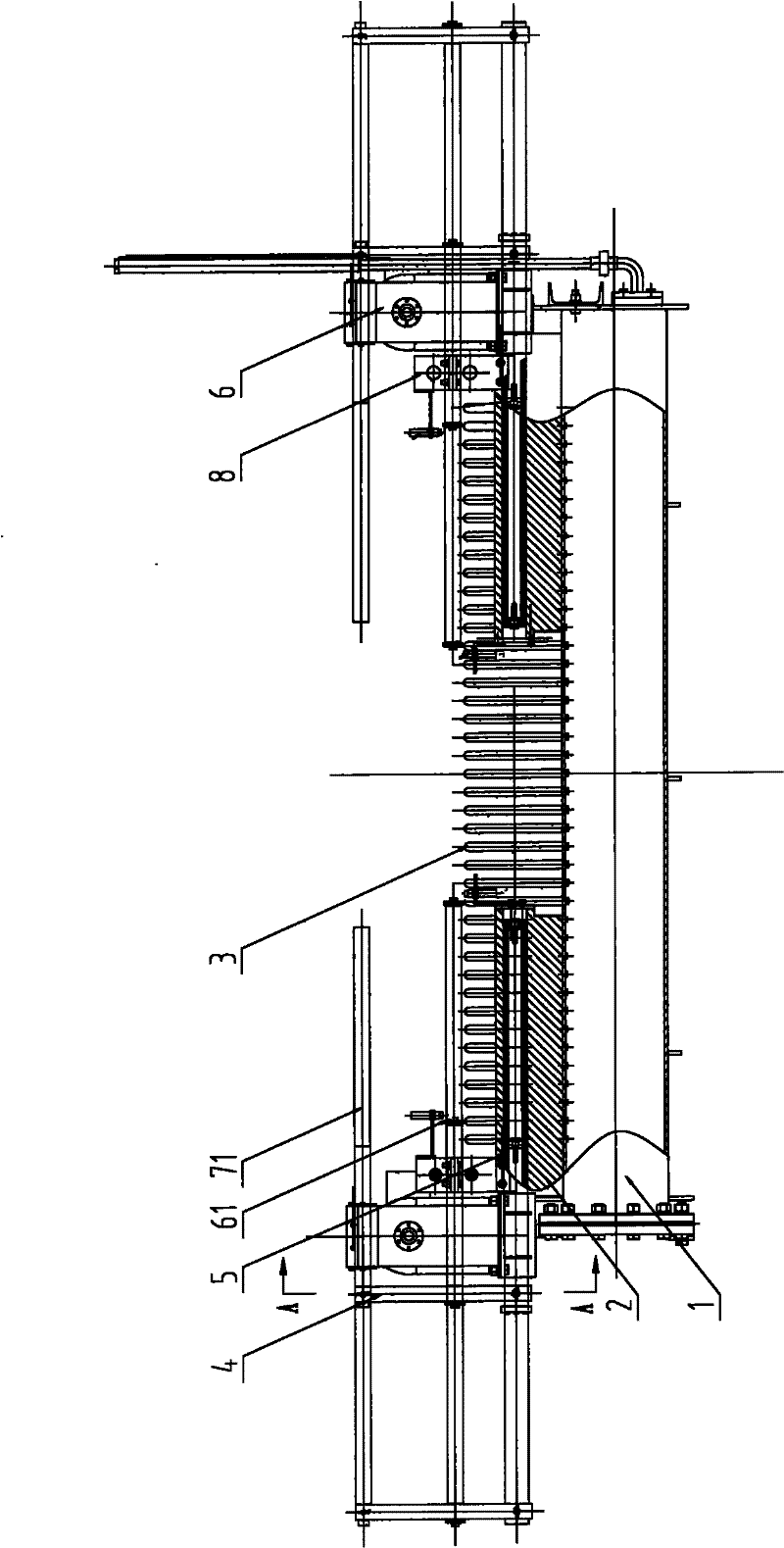 A self-balancing plunger-type upper spraying laminar flow cooling device