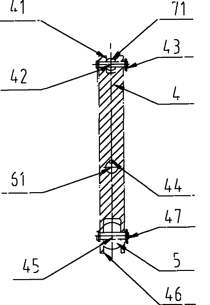 A self-balancing plunger-type upper spraying laminar flow cooling device