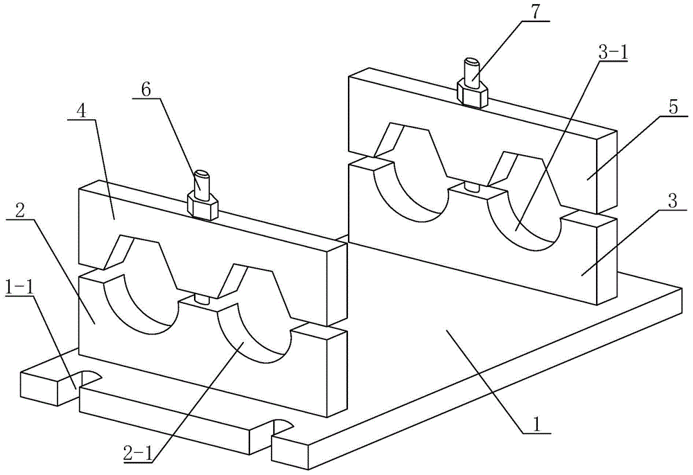 Tool fixture used for machining key groove of taper shaft