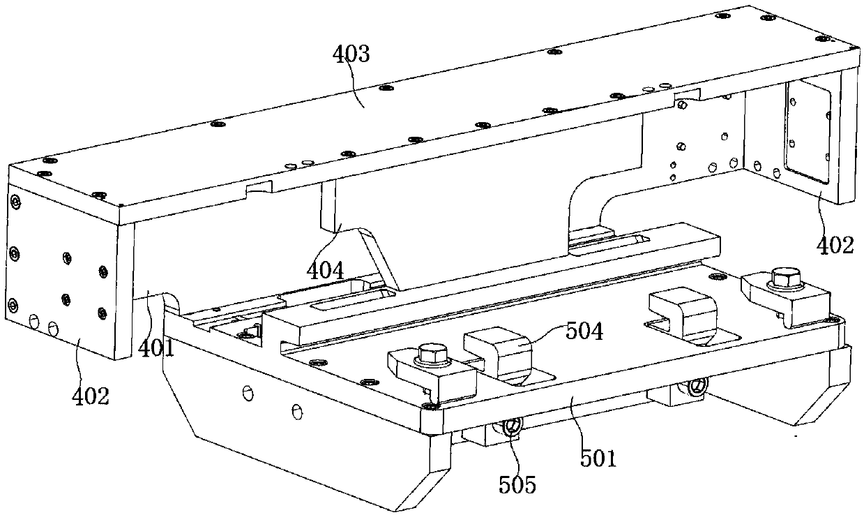 Device and method for accurately detecting wheel tread scratches and out-of-roundness