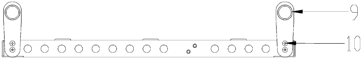 Auxiliary assembling and disassembling structure for heavy components in equipment cabinet and application method of auxiliary assembling and disassembling structure