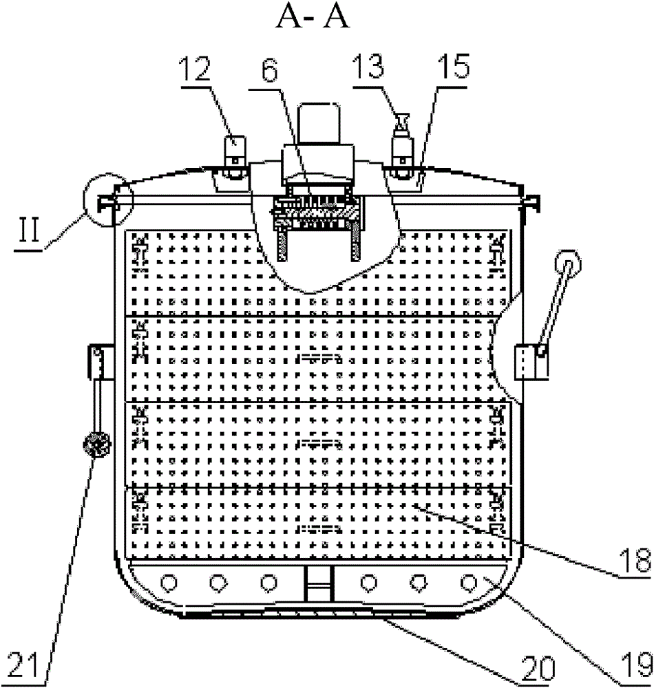 Stainless steel pressure cooker capable of being heated quickly and uniformly