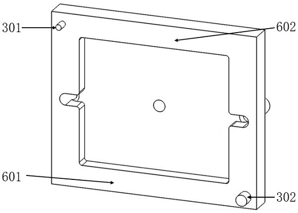 A plate heat exchanger intelligently controlled according to the outlet temperature