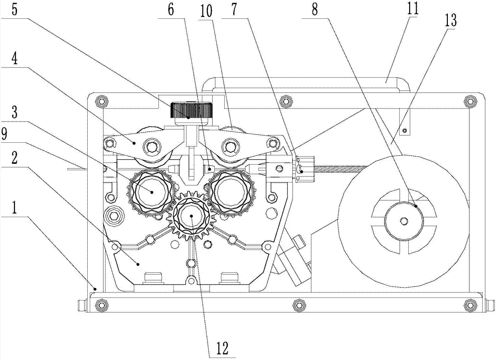 Underwater-welding local-sealing submersible wire feeding device