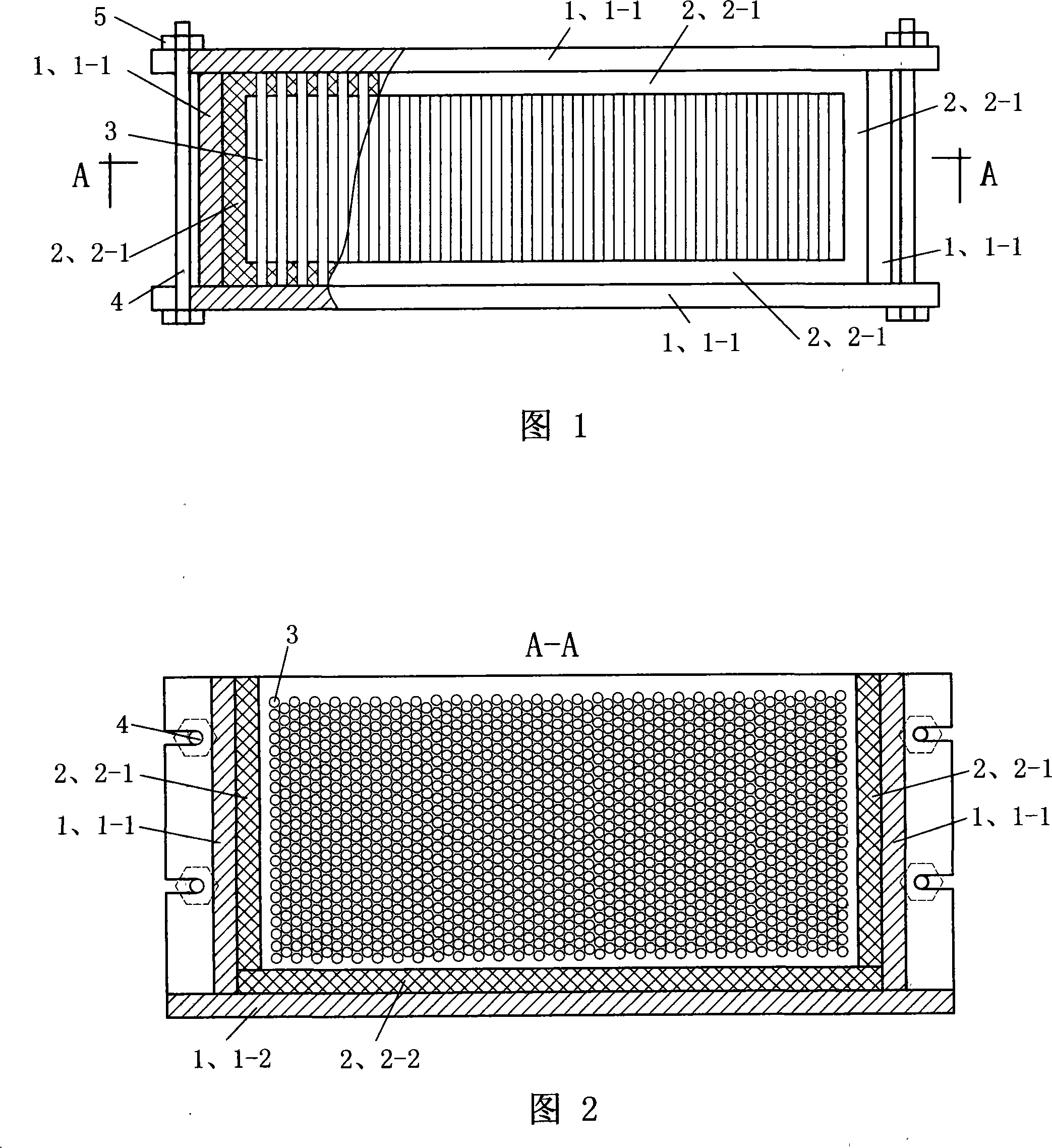 Honeycomb type heat storage pouring mould