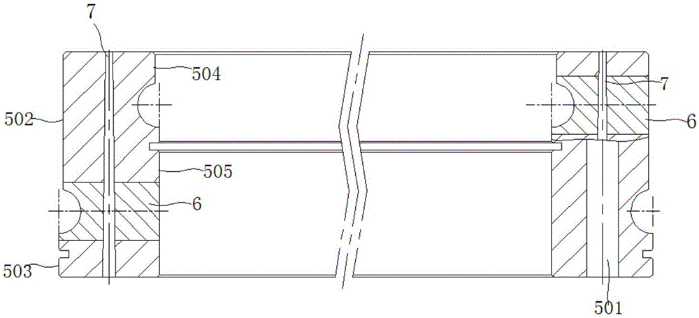 Worm wheel type slewing bearing capable of achieving opposite rotational motion of internal and external teeth