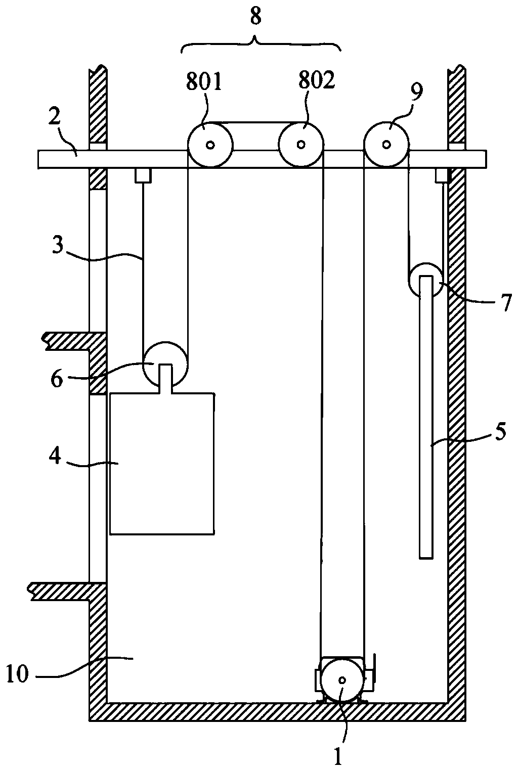 Shaft elevator with underlying traction machine for building construction