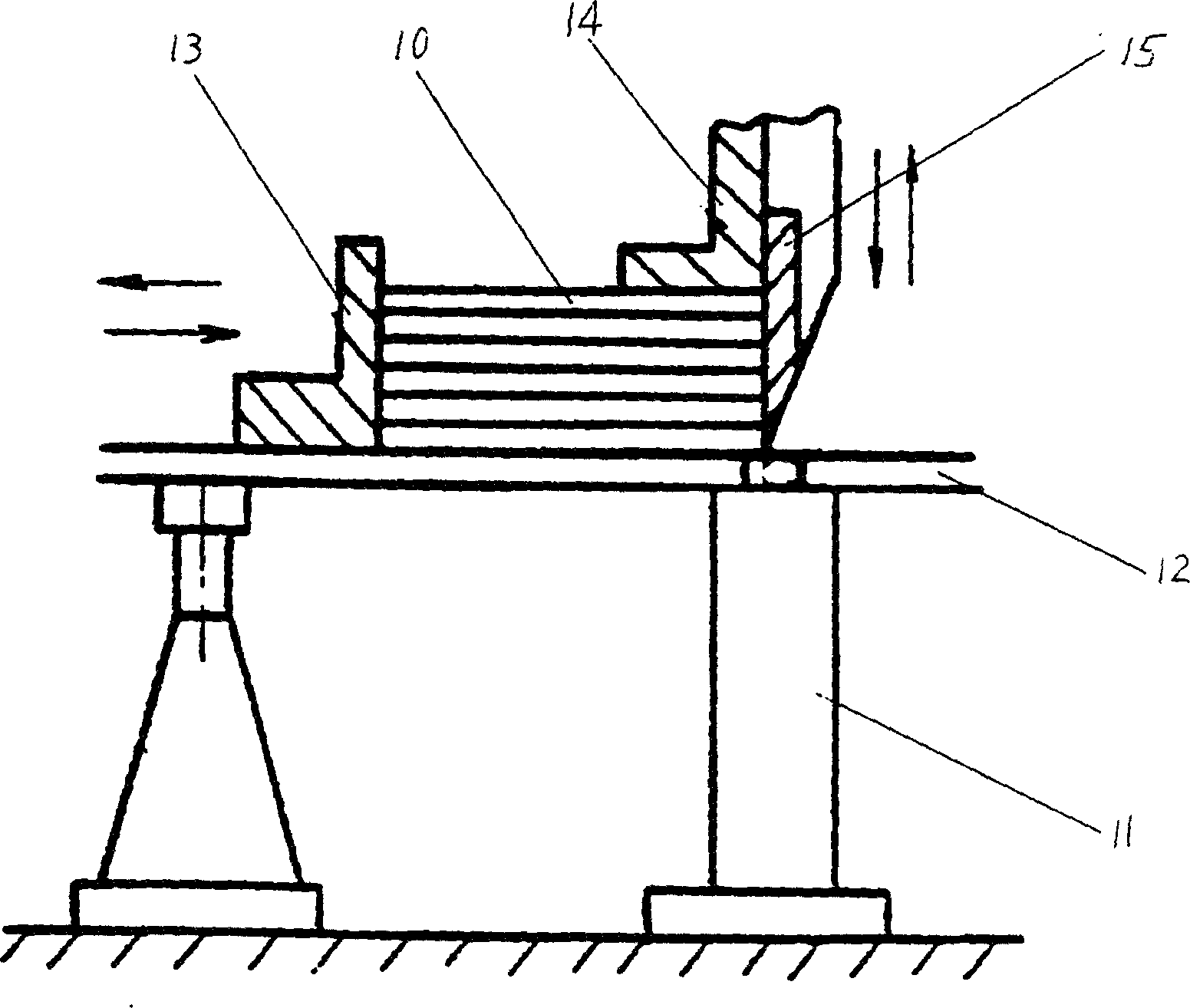 Paper cutter with cutting knife moving vertically