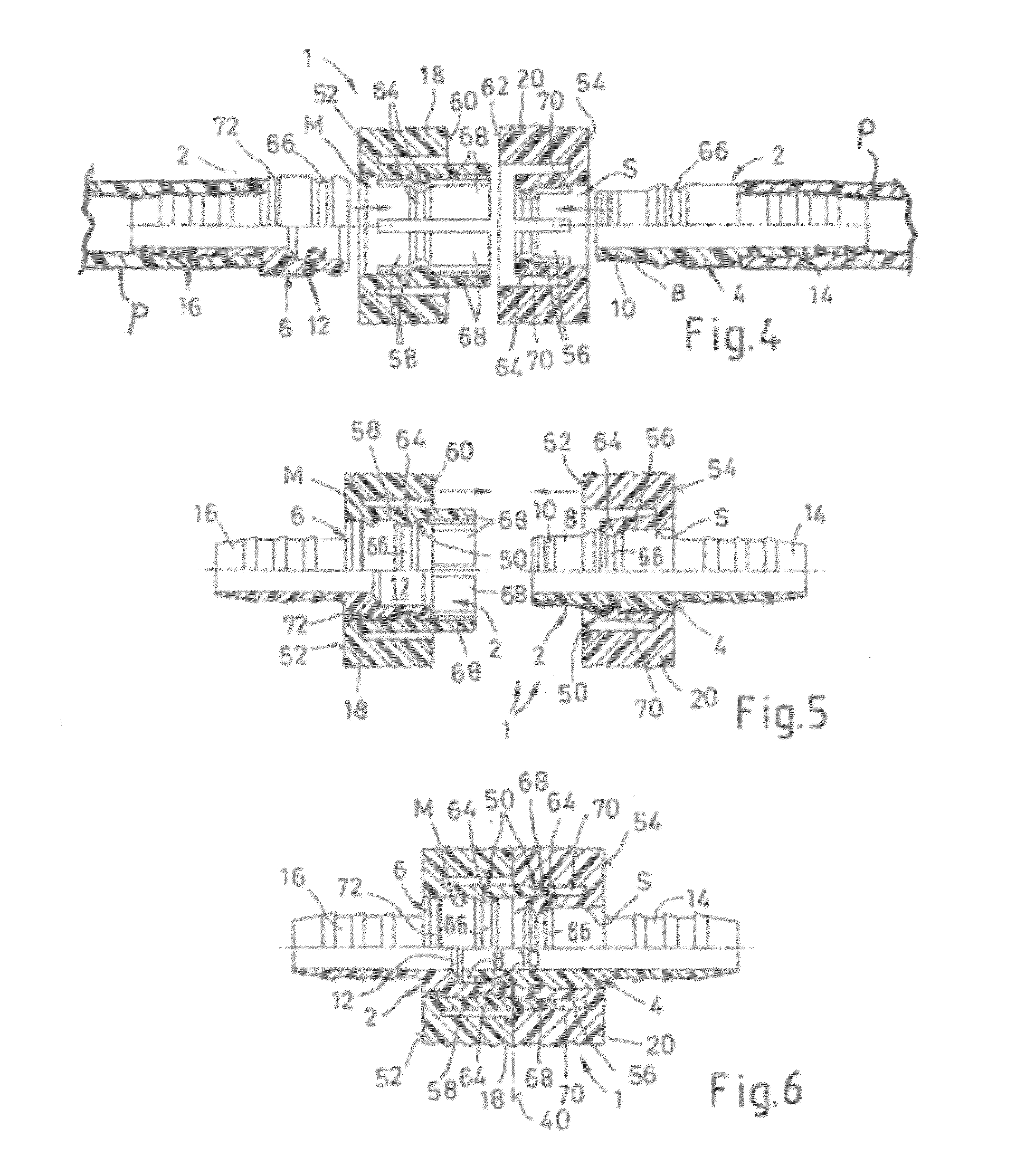 Coupling device for media conduits