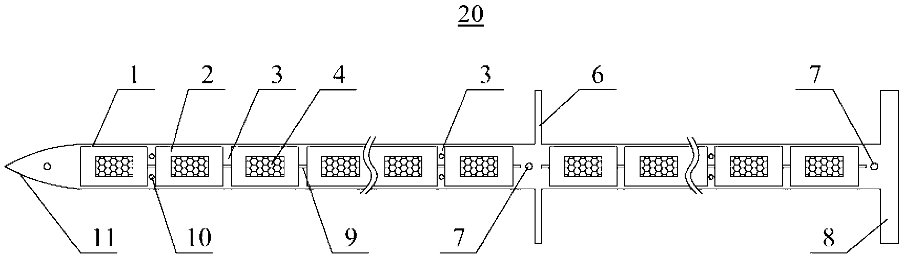 Synchronous sampling device and method for stratified pore water and surface water