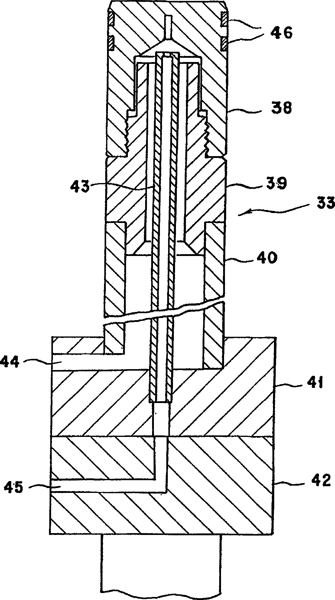 Injection molding device