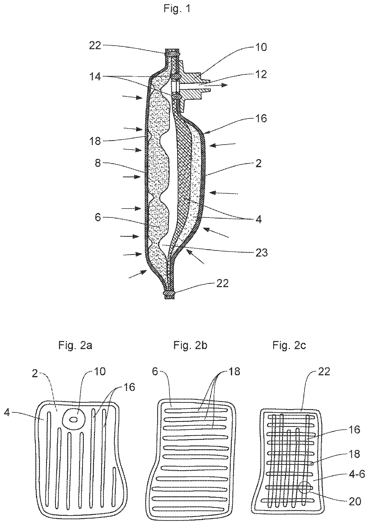 Device for filtering liquid drawn in between two superimposed layers of filtering media