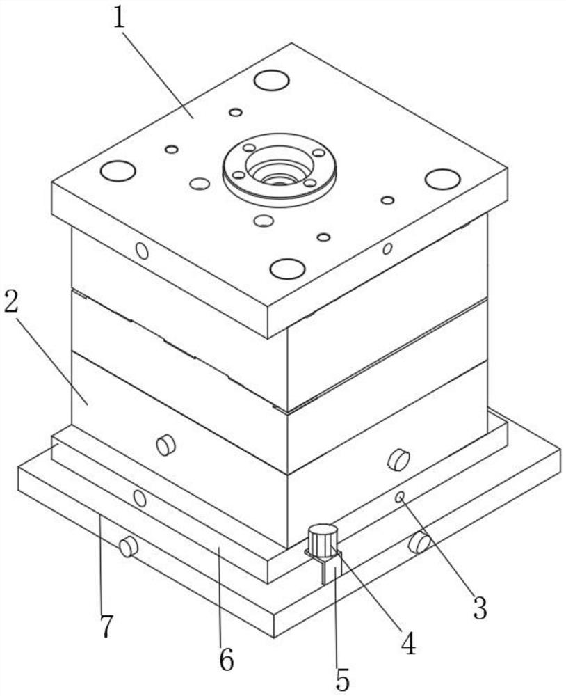 A mold with good safety performance and convenient adjustment