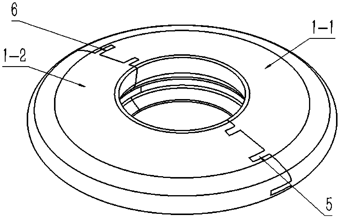 Extra-high-voltage DC disc-type suspension insulator capable of suppressing metal electrode corrosion