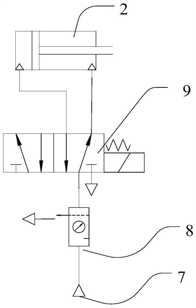 Cigarette carton removing device with elevator