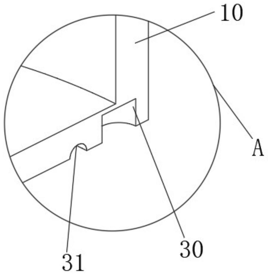 Tumbler residue-free emulsion bottle capable of replenishing emulsion