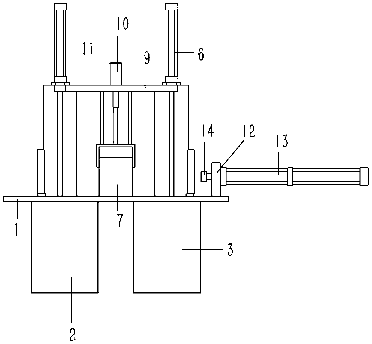 Cleaning tank structure on semiconductor silicon wafer cleaning machine