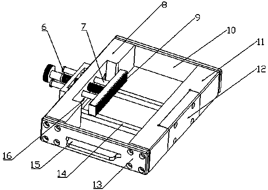 Universal clamp applicable to clamping plastic molds on various processing units