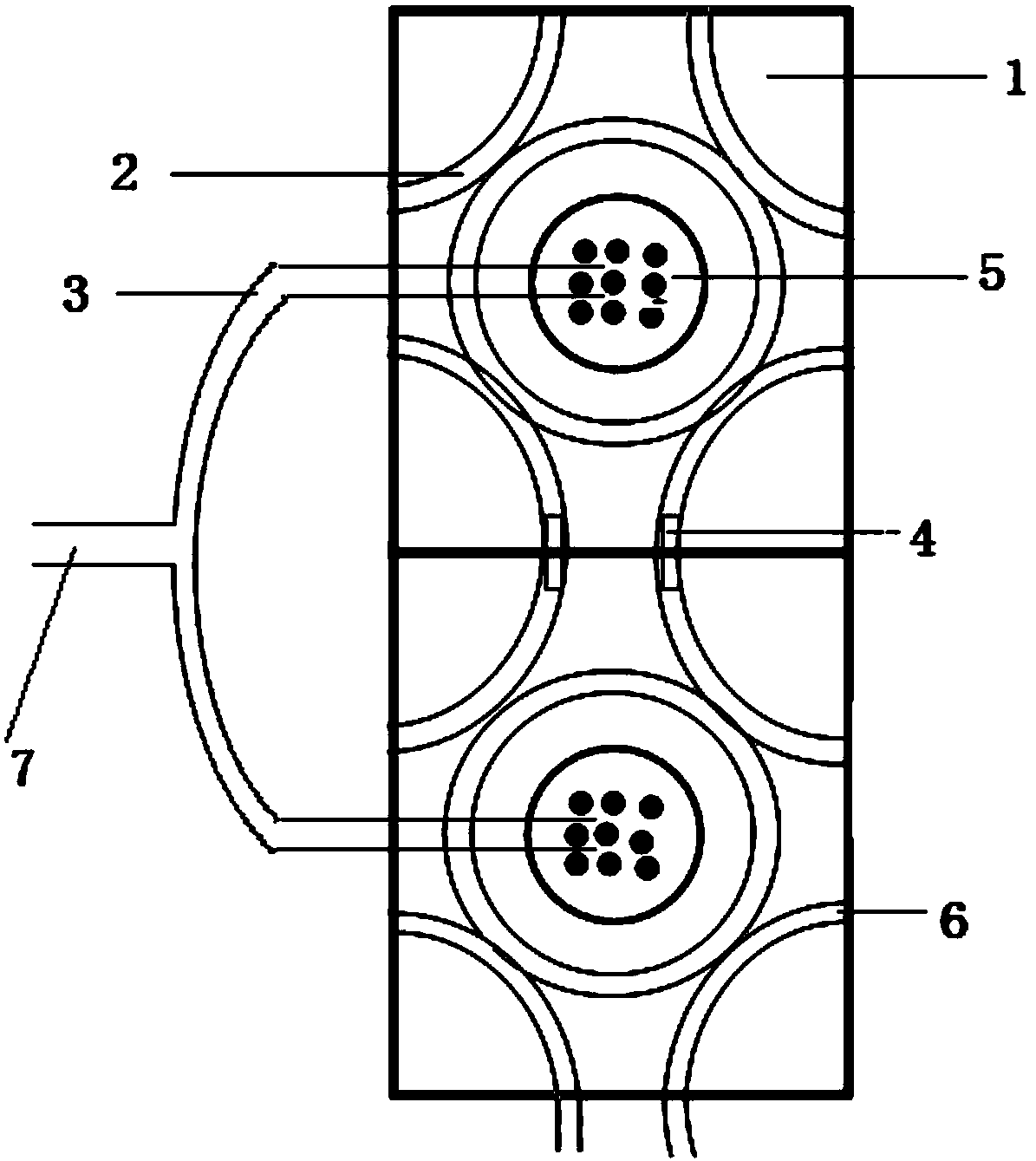 Spliced type vacuum sealing drainage device and vacuum sealing drainage method