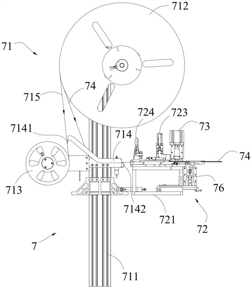 Feeding and waste recycling integrated feeding device