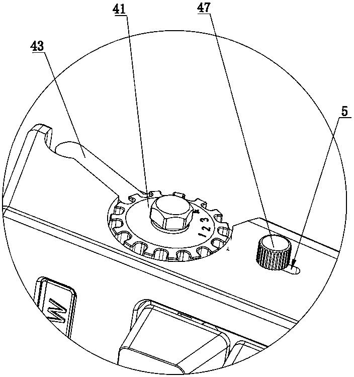 Ratchet-type keyboard support foot