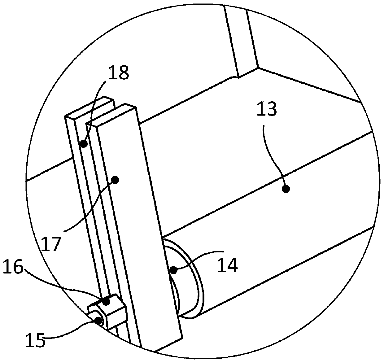 Automatic slicer with tool cleaning mechanism