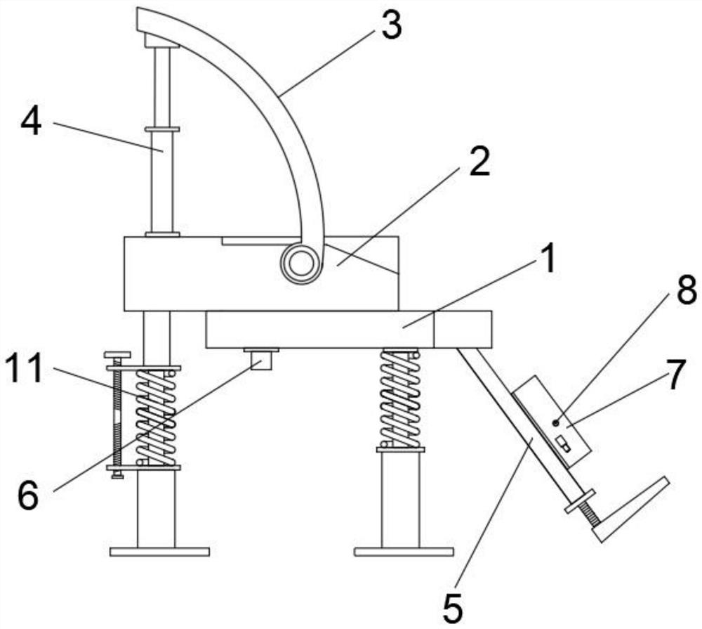 Angle-adjustable lower limb rehabilitation training device and training system thereof