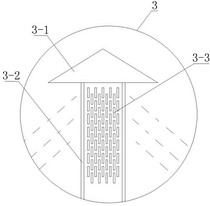 Material distributing and defoaming device of evaporator