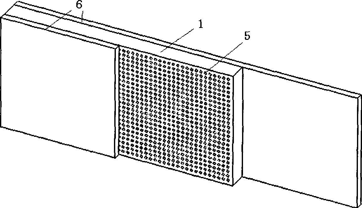 Sandwich structure composite material with elastic core material and preparation method thereof