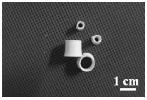 Dental ceramic material and preparation method and application thereof