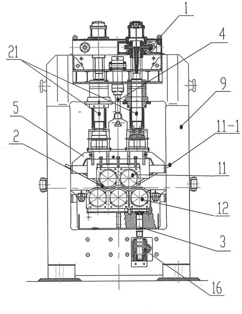 Pre-straightener for medium and thick plates