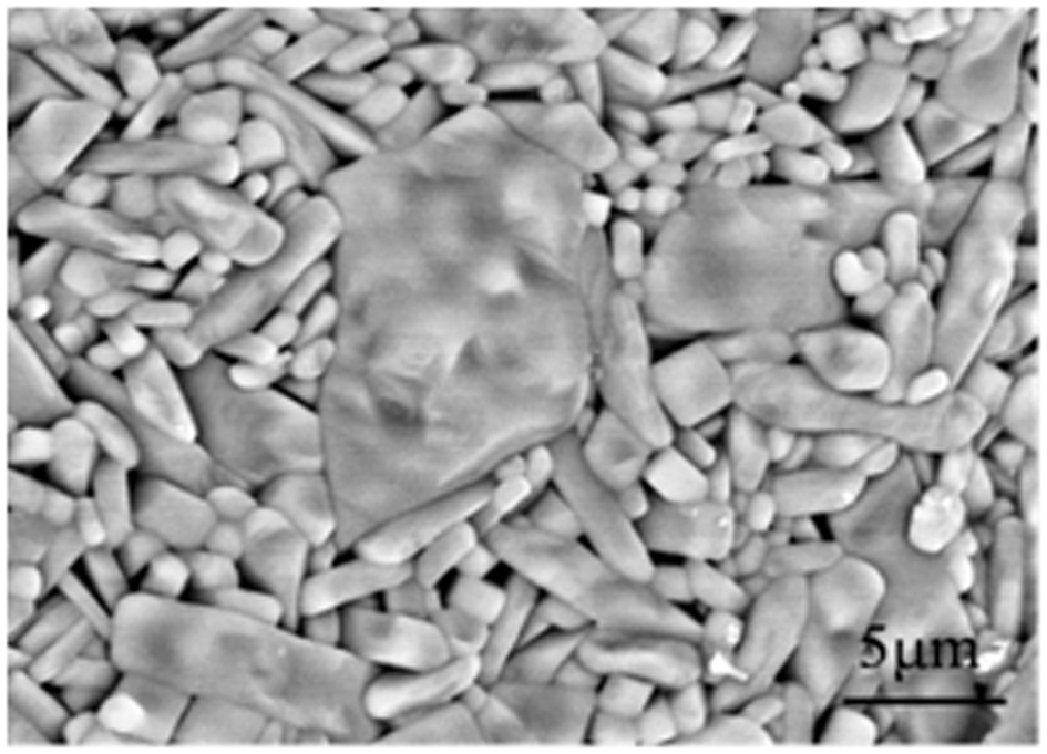 Method for preparing high-purity mullite material by taking molten silicon dioxide as silicon source