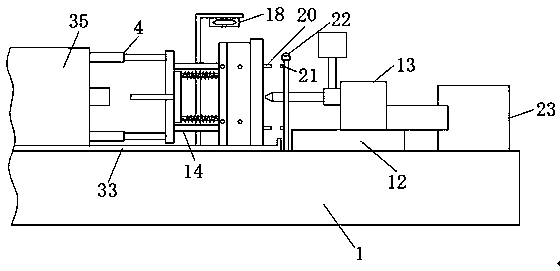 Plastic injection molding machine with cooling mechanism