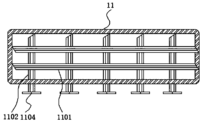 Food processing uniform cutting device with heat dissipation function