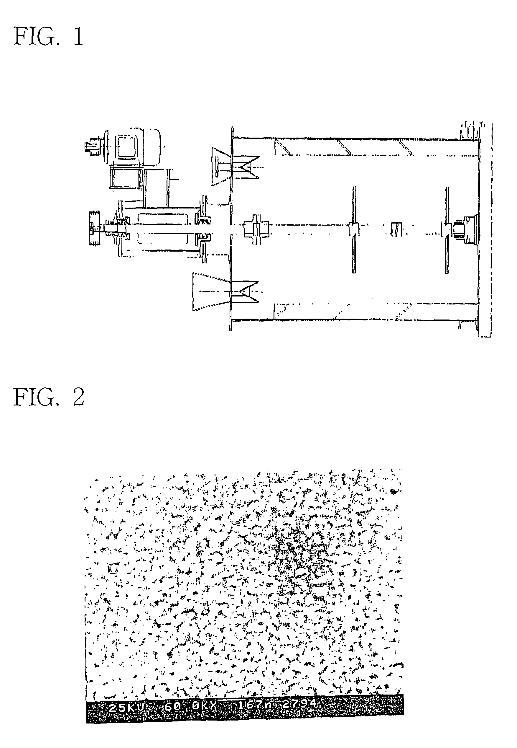 Method for preparing a pearlescent pigment by coating metal oxides on the synthesized mica