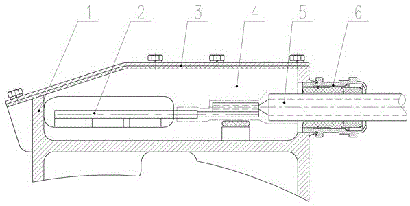 A traction motor junction box suitable for high voltage levels and its manufacturing method