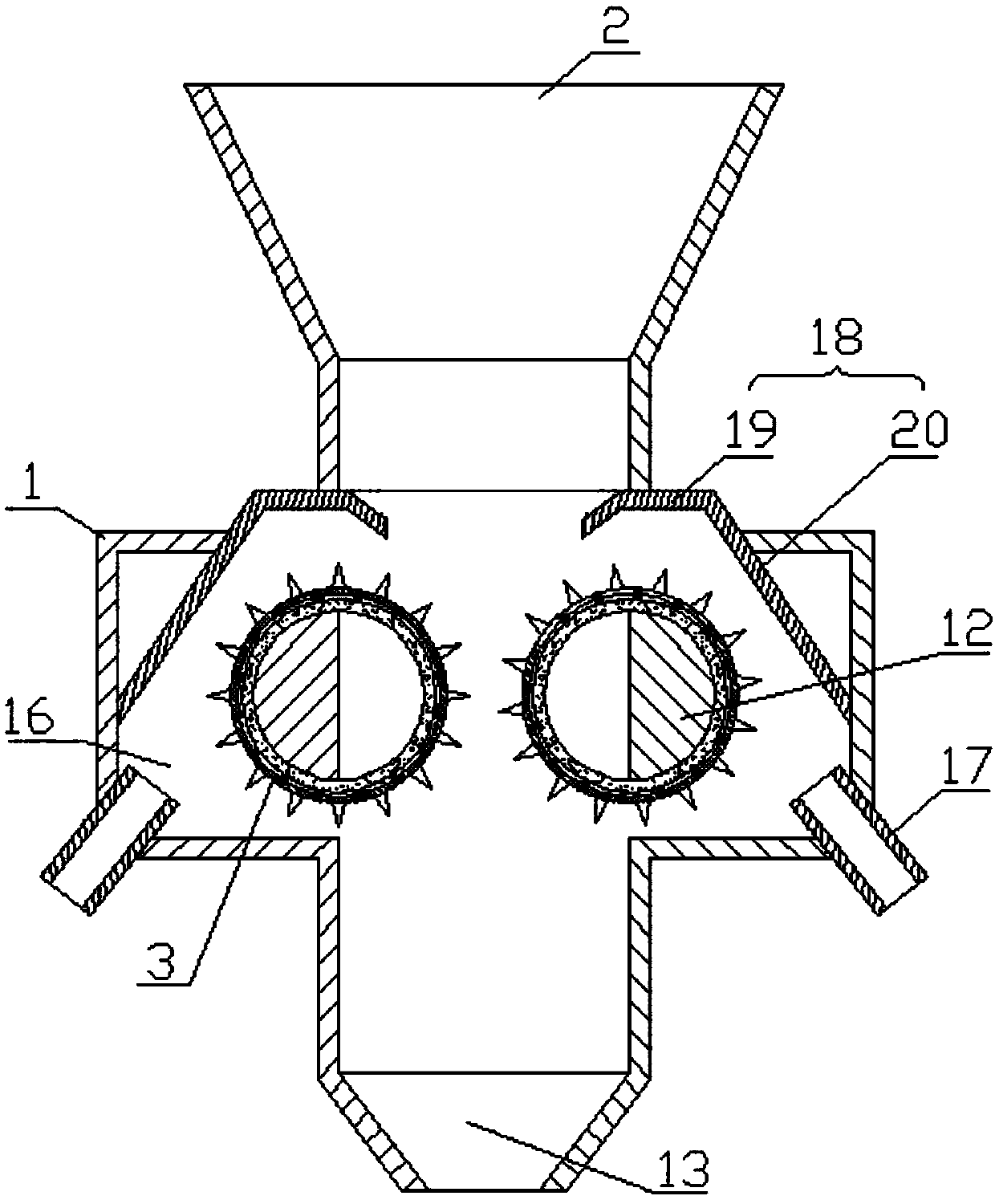 Self-cleaned double-roller type crushing machine