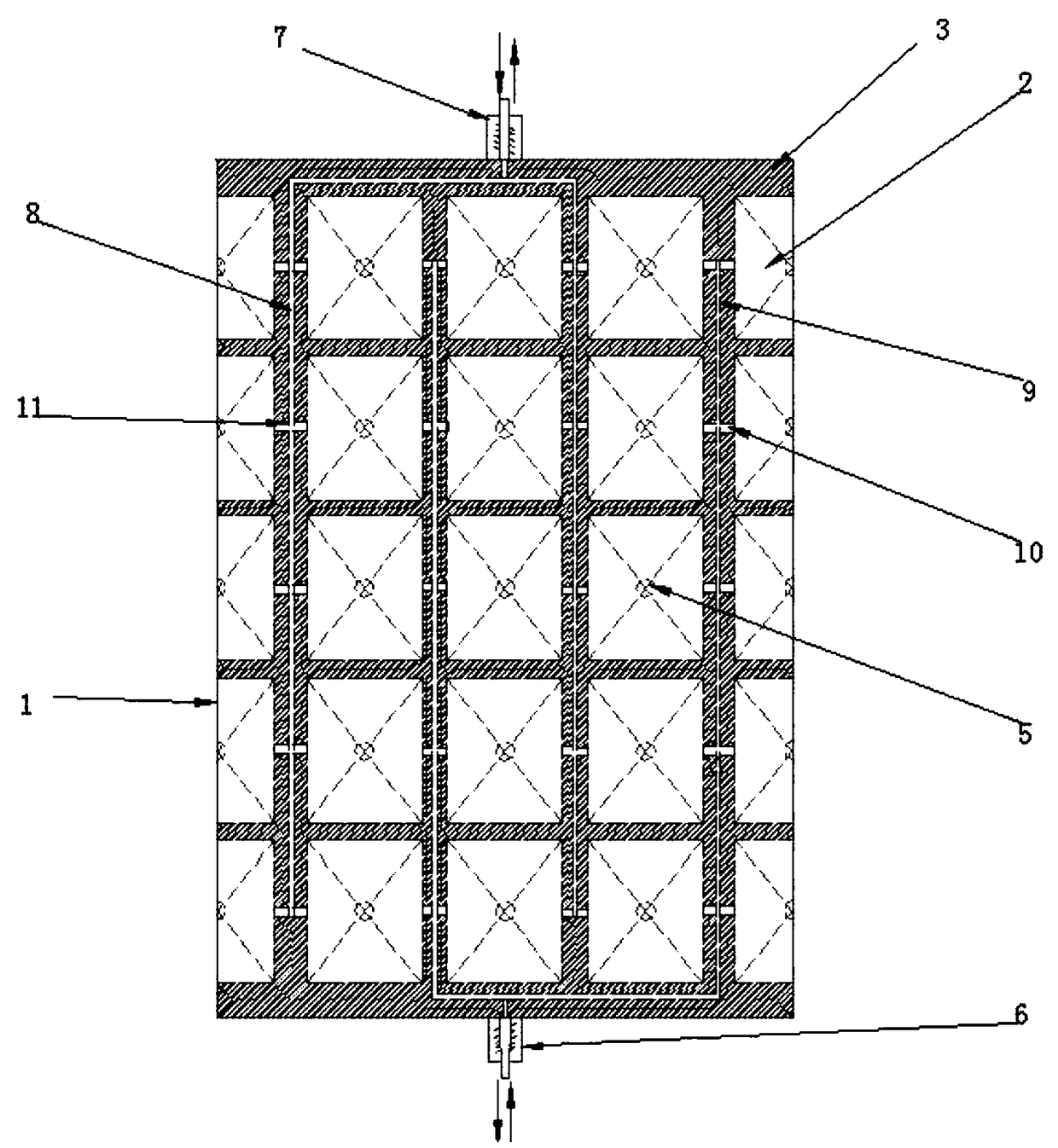 Space station cell culture bottle and application of auxiliary device of space station cell culture bottle