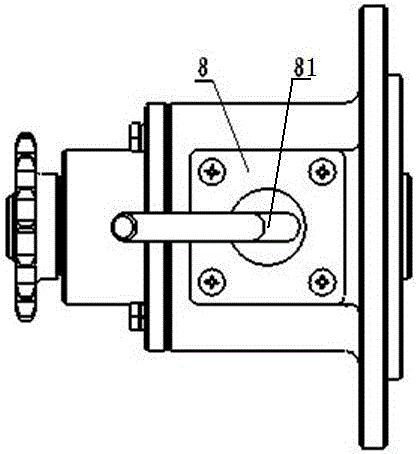 Mechanical clutch transmission device for combined seed and fertilizer drill