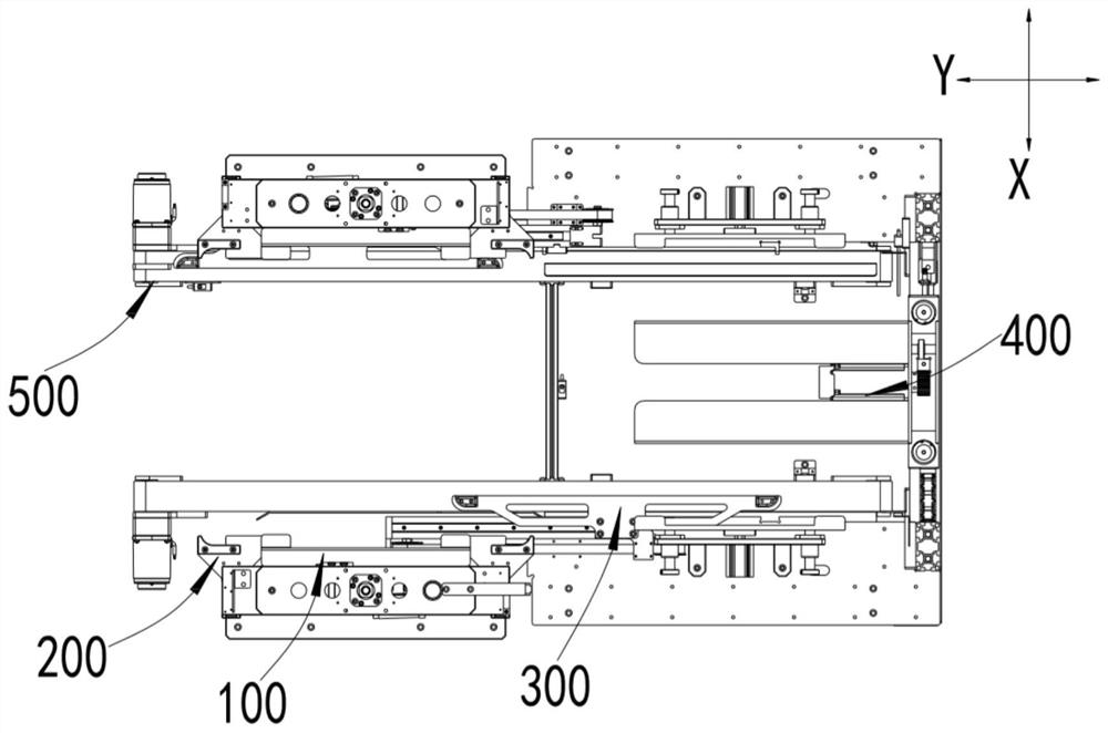 Feeding device and feeding method thereof