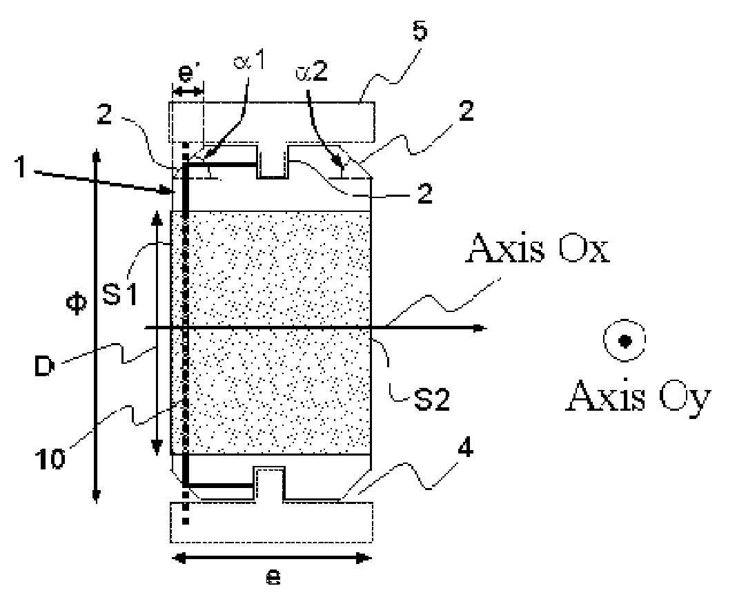 Device for amplifying a laser beam with suppression of transverse lasing