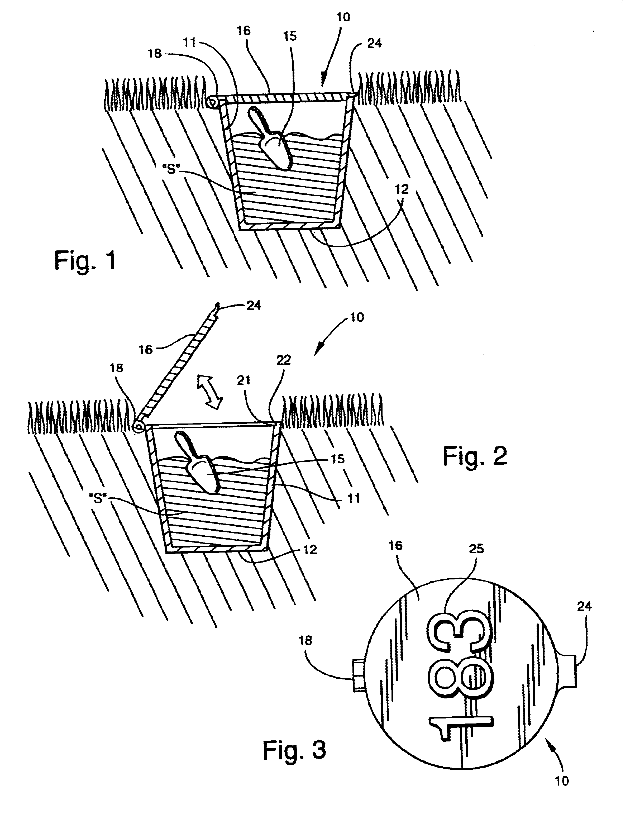 In-ground sand receptacle with distance indicating indicia for use on a golf course