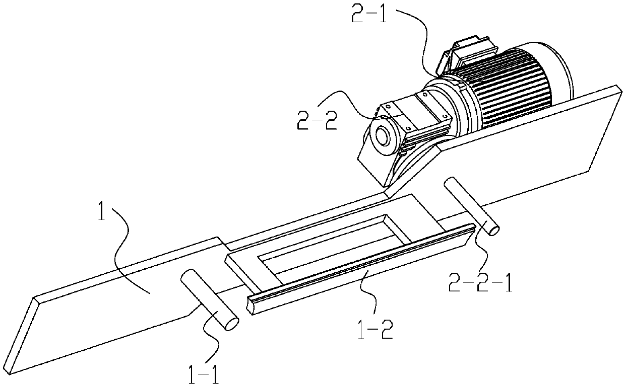 Automatic conveying mechanism for conveying carbon rod