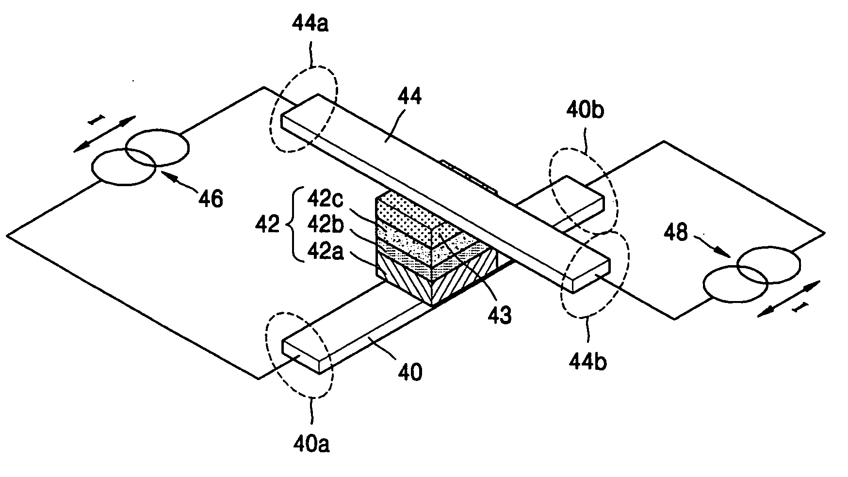 Magnetic logic device and methods of manufacturing and operating the same