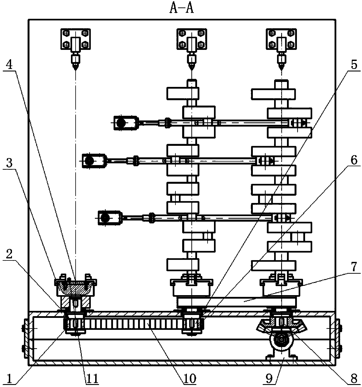 Synchronous heat treatment device for on-line producing crankshafts