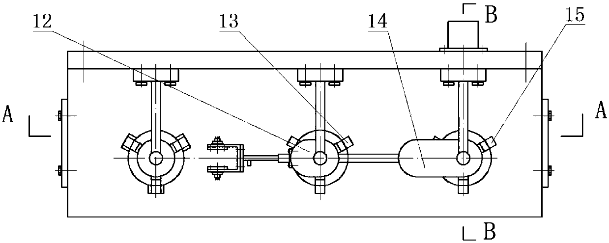 Synchronous heat treatment device for on-line producing crankshafts