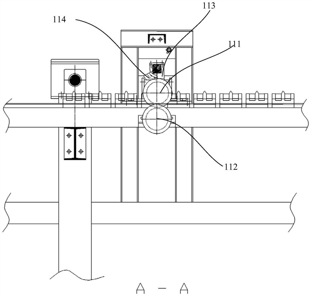 Stentering auxiliary device and mercerizing machine