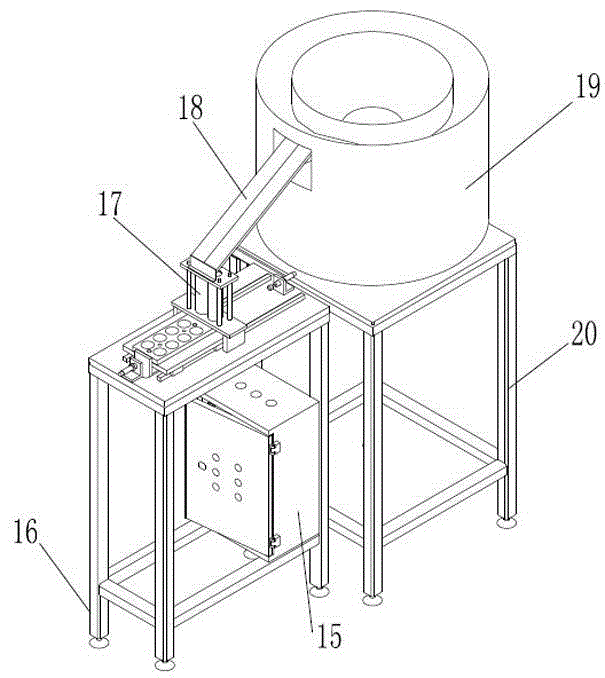 Automatic arranging device for chip injection molding machine