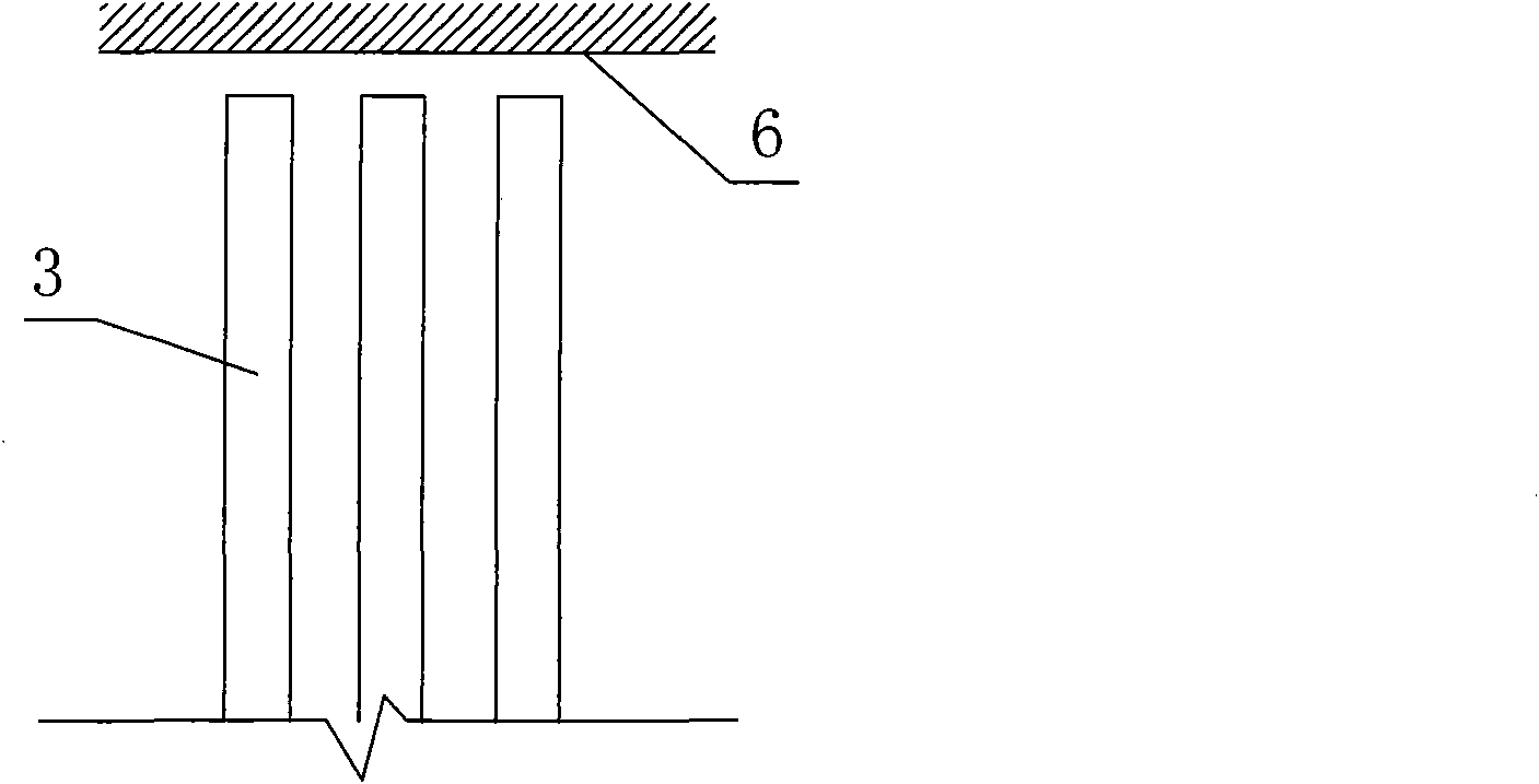 Deceleration and antiskid marked line suitable for entrance and exit sections of tunnel