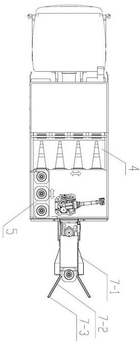 A traffic cone retractable engineering vehicle and its retractable method